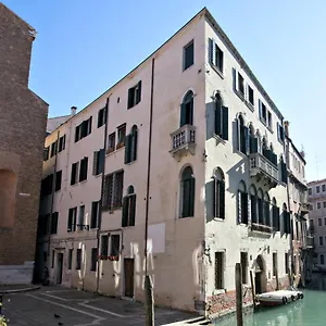 Ca' Foscolo Aparthotel Venice
